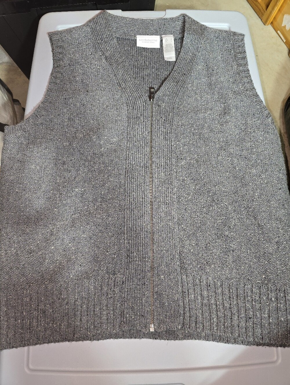 Liz Claiborne Womens Size Large Gray Sweater Vest Zip-up